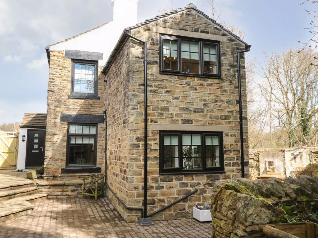 Holiday cottage in Silkstone, South Yorkshire - self catering holiday cottage for rent