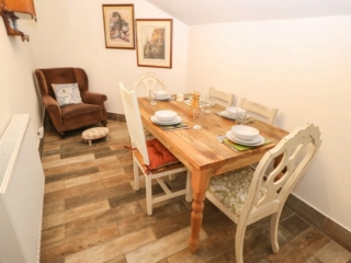 Holiday cottage in Silkstone, South Yorkshire - self catering holiday cottage for rent