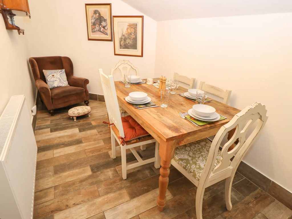 Holiday cottage in Silkstone, South Yorkshire - self catering holiday cottage for rent
