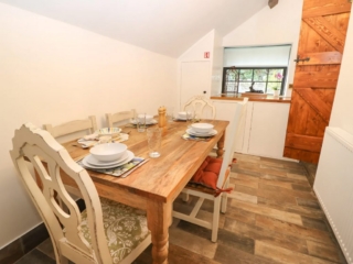 Holiday cottage in Silkstone, South Yorkshire - self catering holiday cottage for rent