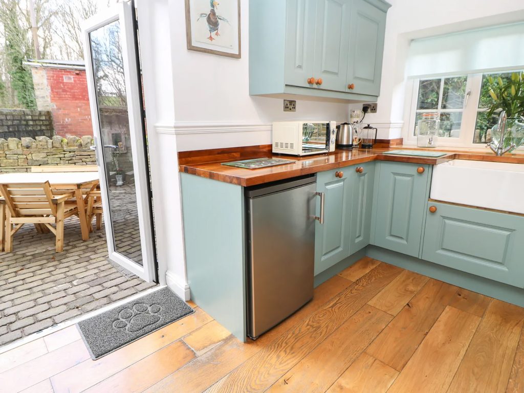 Holiday cottage in Silkstone, South Yorkshire - self catering holiday cottage for rent