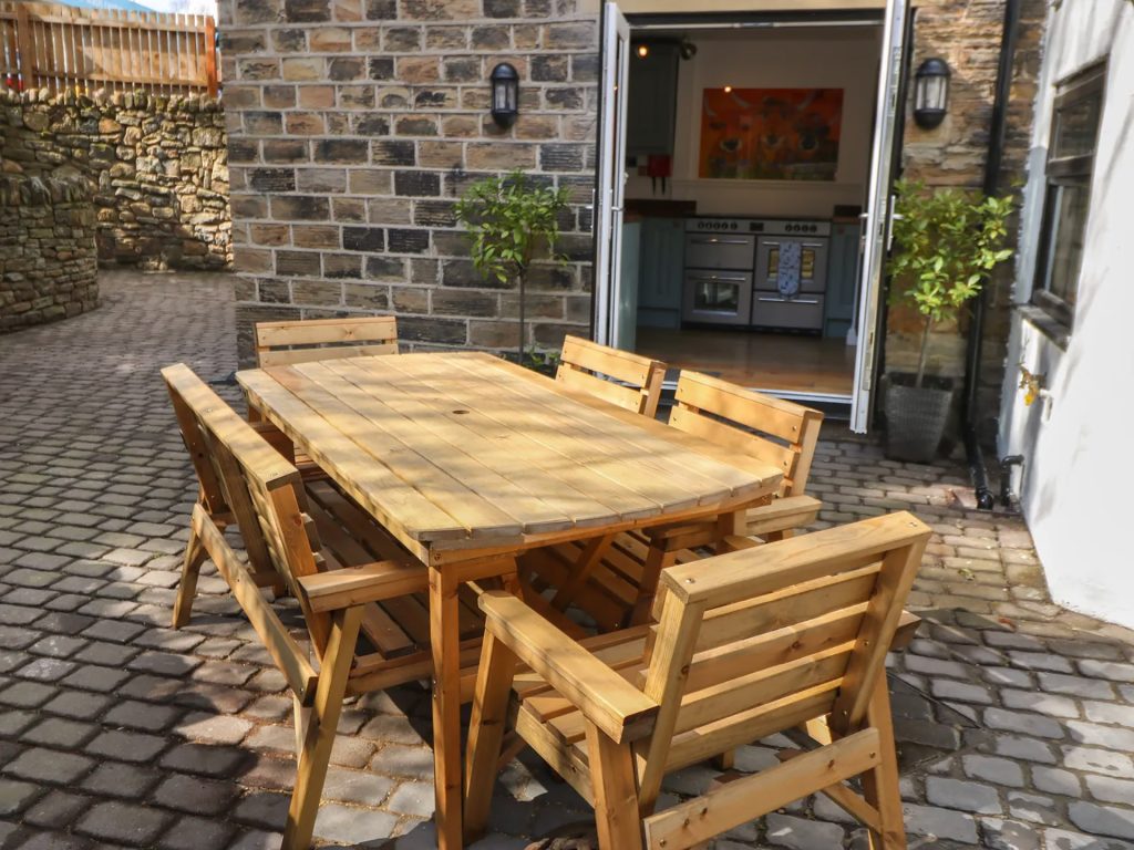 Holiday cottage in Silkstone, South Yorkshire - self catering holiday cottage for rent
